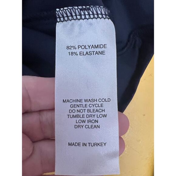 L'Etoile Sport Long Sleeve Twist Cropped Workout Tee Navy Women's Size Small NWT - Picture 8 of 8